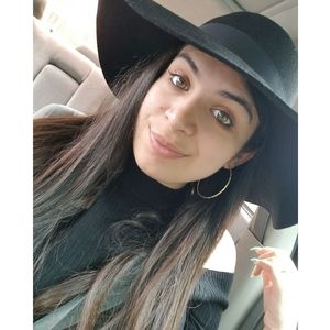 Meet your Posher, Vanessa